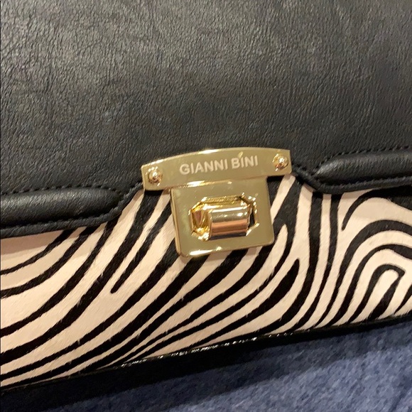 Gianni Bini Zebra Print Shoulder Bag - Picture 4 of 5